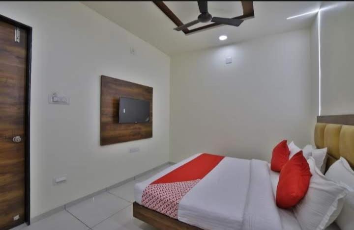 Hotel Kailash Virpur Esterno foto